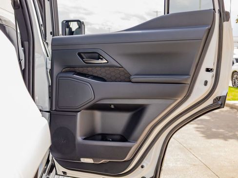 Used 2026 Lexus GX 550 w/ Cold Area Package image 39