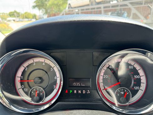 Used 2018 Dodge Grand Caravan SE w/ UConnect Hands-Free Group FWD image 13