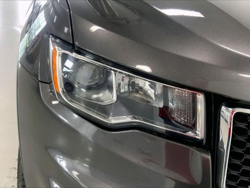 Used 2019 Jeep Grand Cherokee Limited image 28
