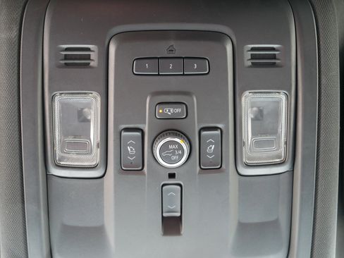 Used 2022 Chevrolet Tahoe Premier image 32