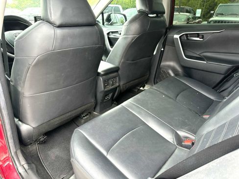Used 2020 Toyota RAV4 XLE Premium FWD image 24