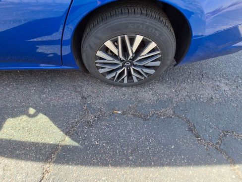 Used 2025 Nissan Altima 2.5 SV image 9