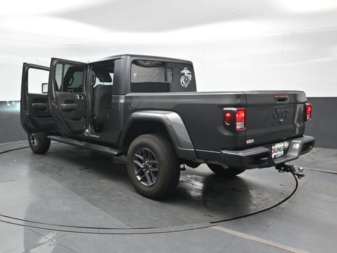 Used 2025 Jeep Gladiator Sport AWD/4WD image 47