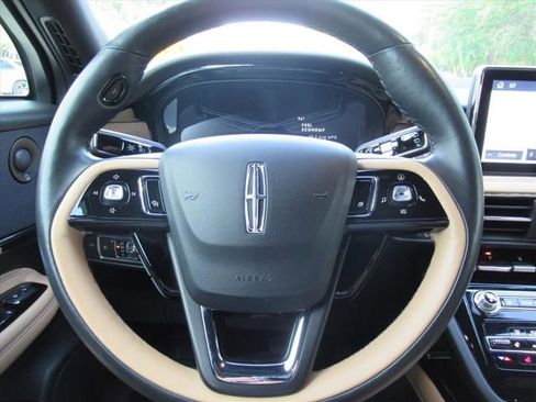 Used 2021 Lincoln Corsair Reserve w/ Equipment Group 201A AWD/4WD image 22