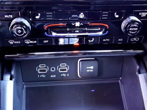 New 2025 Jeep Grand Cherokee L Altitude image 14