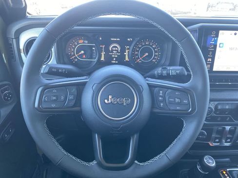 Used 2025 Jeep Wrangler Sport AWD/4WD image 14