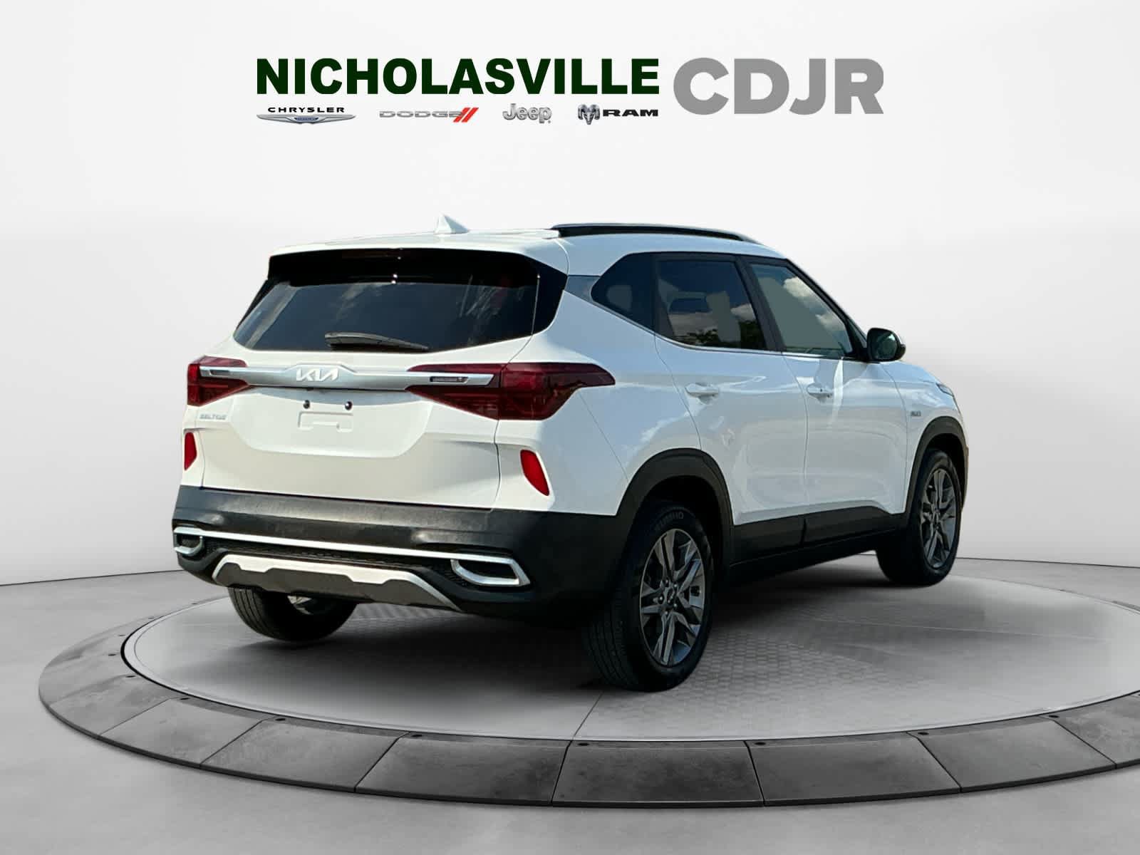 Used 2023 Kia Seltos S AWD/4WD image 5