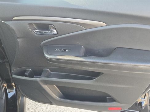 Used 2020 Honda Pilot EX-L image 3