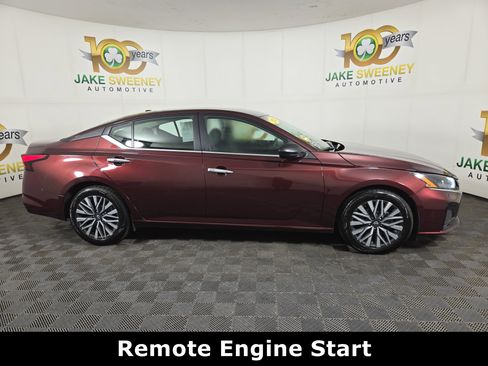 Used 2024 Nissan Altima 2.5 SV FWD image 10