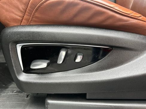 Used 2019 Cadillac Escalade Luxury image 20