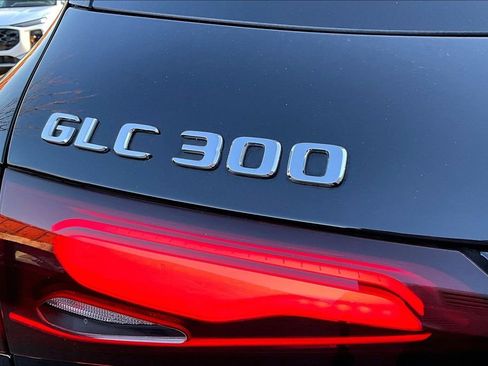 Used 2024 Mercedes-Benz GLC 300 4MATIC image 24