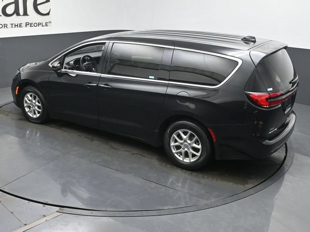 Used 2023 Chrysler Pacifica Touring-L FWD image 46