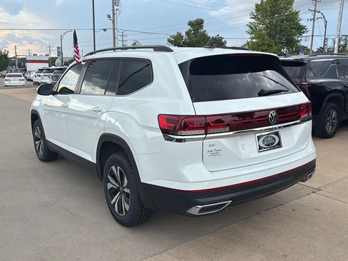 Used 2024 Volkswagen Atlas SE FWD image 4