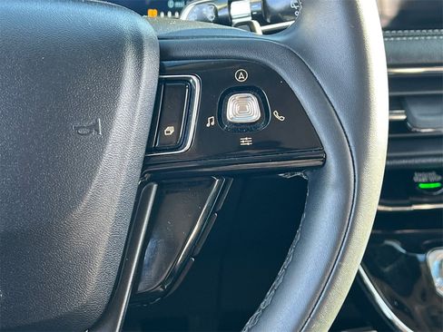 Used 2023 Lincoln Corsair AWD image 17