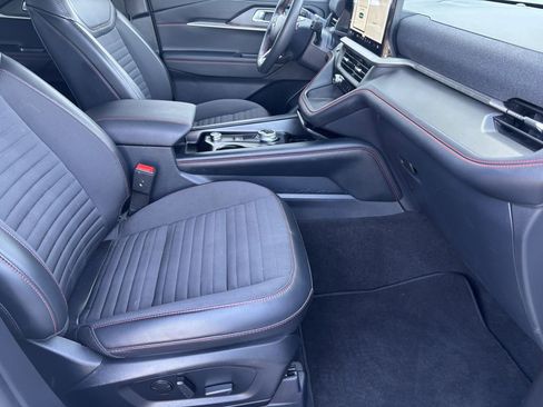 Used 2025 Ford Explorer ST-Line AWD/4WD image 31
