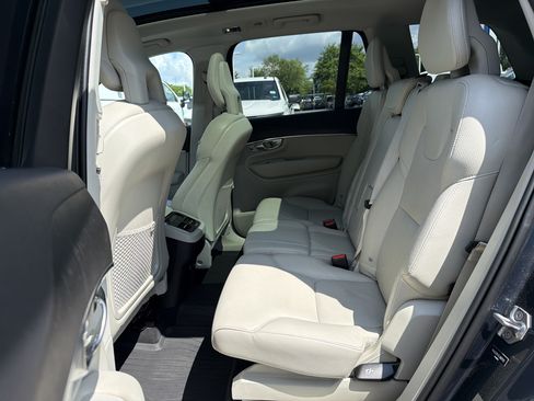 Used 2020 Volvo XC90 T6 Momentum w/ Protection Package Premier AWD/4WD image 32