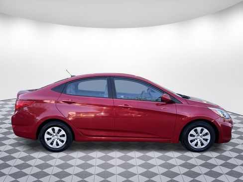 Used 2017 Hyundai Accent SE image 2