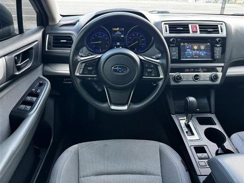 Used 2019 Subaru Outback 2.5i AWD/4WD image 10