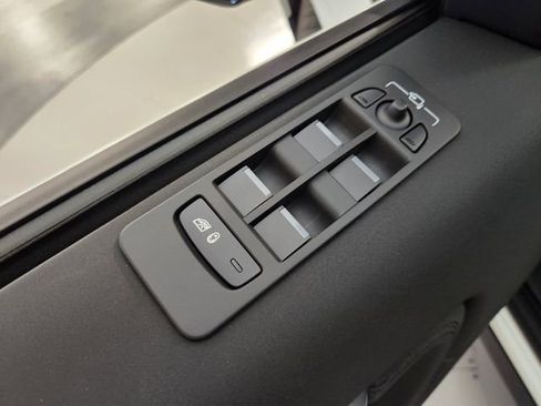 New 2025 Land Rover Discovery Sport S AWD/4WD image 21