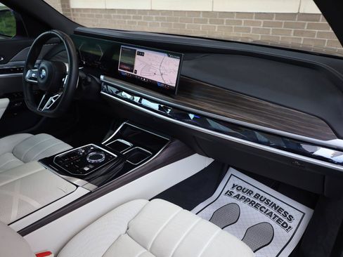 Used 2023 BMW 740i RWD image 32