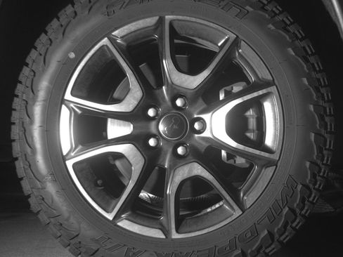 Used 2025 Jeep Compass Trailhawk AWD/4WD image 13