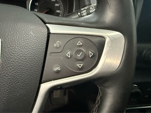 Used 2024 GMC Terrain SLT image 20