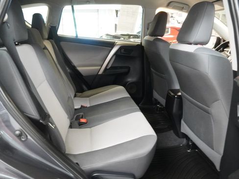 Used 2015 Toyota RAV4 LE AWD/4WD image 28