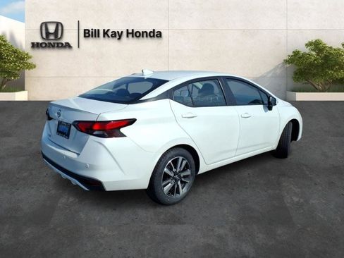 Used 2025 Nissan Versa SV image 3