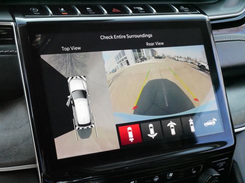 Used 2023 Jeep Grand Cherokee Limited w/ Luxury Tech Group II image 32