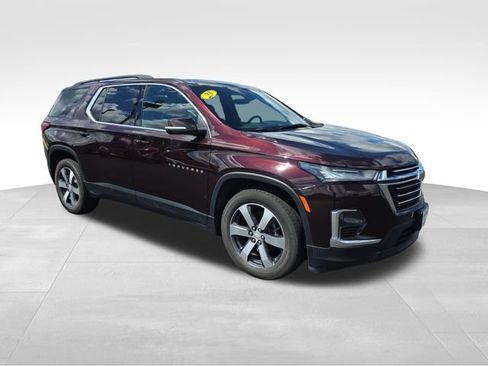 Used 2023 Chevrolet Traverse LT w/ LT Premium Package AWD/4WD image 7