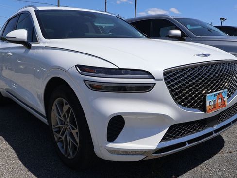 Used 2025 Genesis GV70 2.5T AWD/4WD image 2