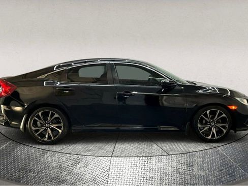 Used 2019 Honda Civic Sport image 8