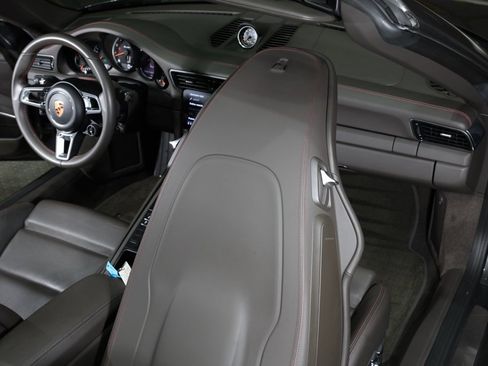 Used 2019 Porsche 911 Turbo image 34