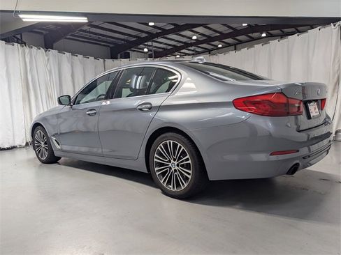 Used 2018 BMW 530i xDrive w/ Premium Package image 4