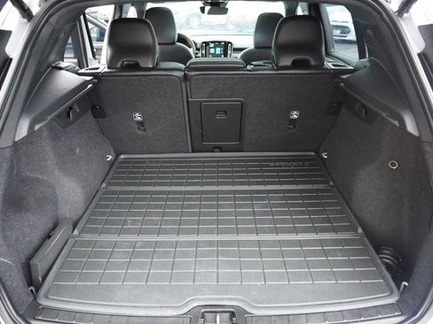 Used 2021 Volvo XC40 P8 Recharge w/ Advanced Package image 29