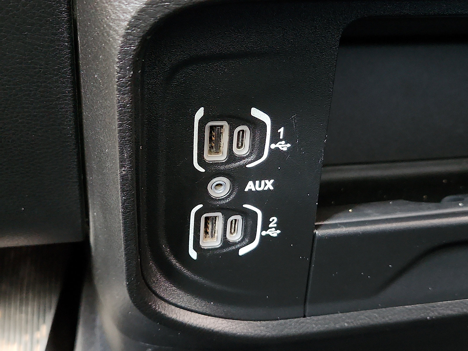 Used 2024 RAM 3500 Big Horn AWD/4WD image 17