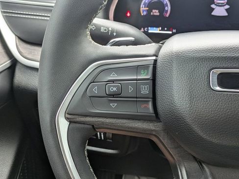 Used 2024 Jeep Grand Cherokee L Limited w/ Black Appearance Package image 24