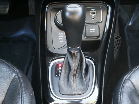 Used 2017 Jeep Compass Limited w/ Navigation Group image 23