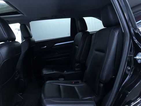 Used 2019 Toyota Highlander XLE image 20