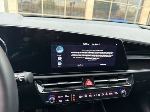 Certified 2023 Kia Niro Wind w/ Wind Preserve Package FWD image 10