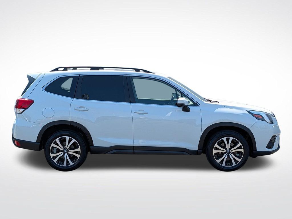 Used 2022 Subaru Forester Limited AWD/4WD image 2