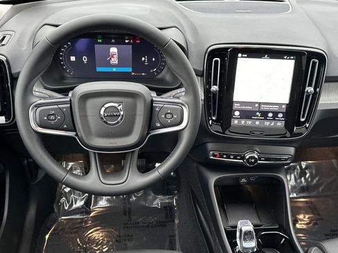 New 2026 Volvo XC40 B4 Plus w/ Climate Package FWD image 16