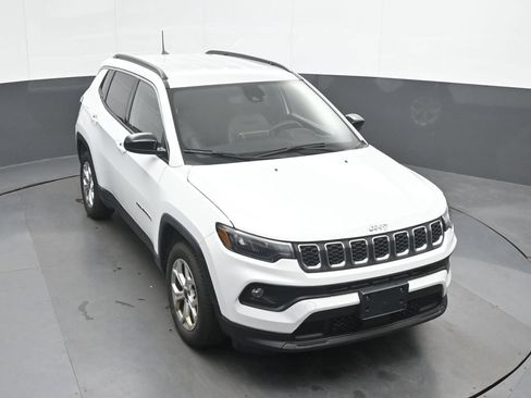 Used 2025 Jeep Compass Latitude AWD/4WD image 29
