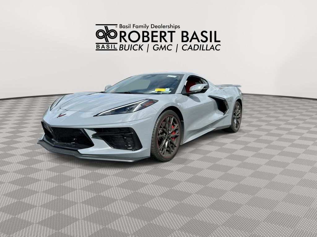 Used 2025 Chevrolet Corvette Stingray Preferred Cpe w/ Z51 Performance Package RWD image 4