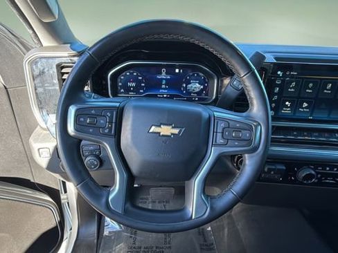 Used 2023 Chevrolet Silverado 1500 LT AWD/4WD image 11