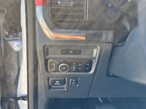Used 2025 Ford F150 Raptor AWD/4WD image 12
