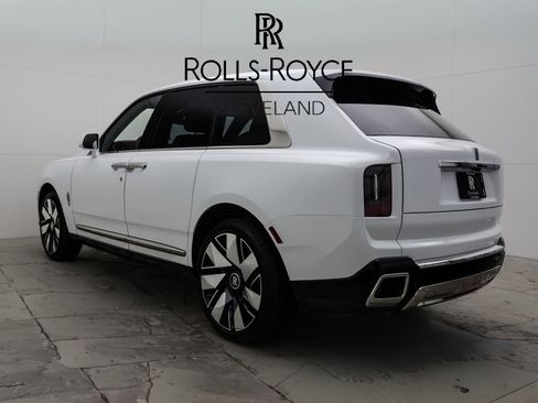 New 2026 Rolls-Royce Cullinan image 9