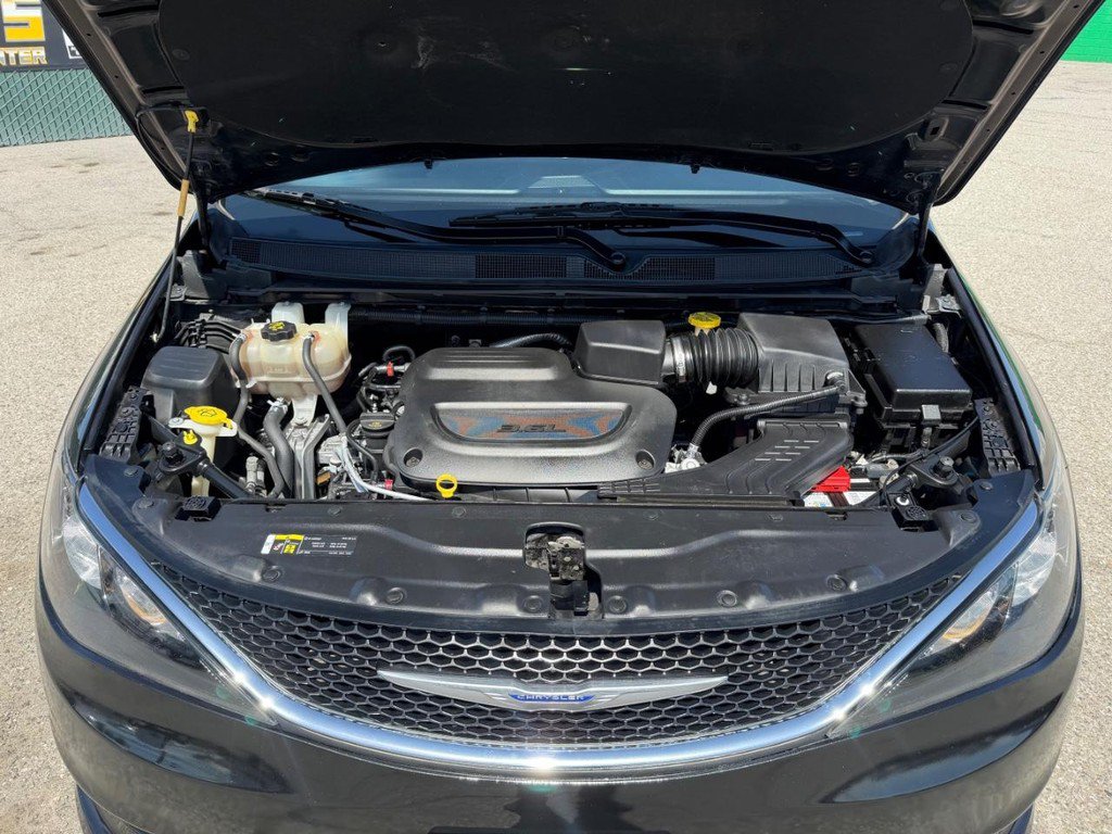 Used 2020 Chrysler Voyager LX FWD image 59