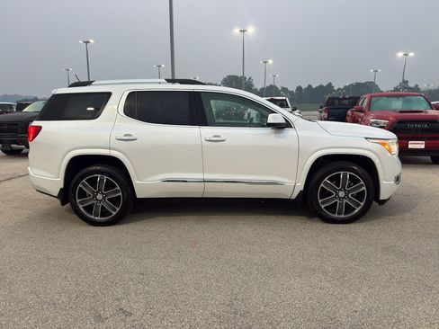 Certified 2018 GMC Acadia Denali w/ Technology Package AWD/4WD image 4