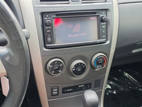 Used 2013 Toyota Corolla S w/ Premium Pkg FWD image 9